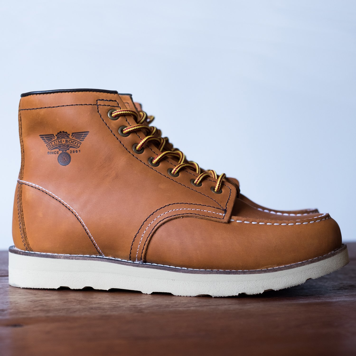 bota slum moc toe