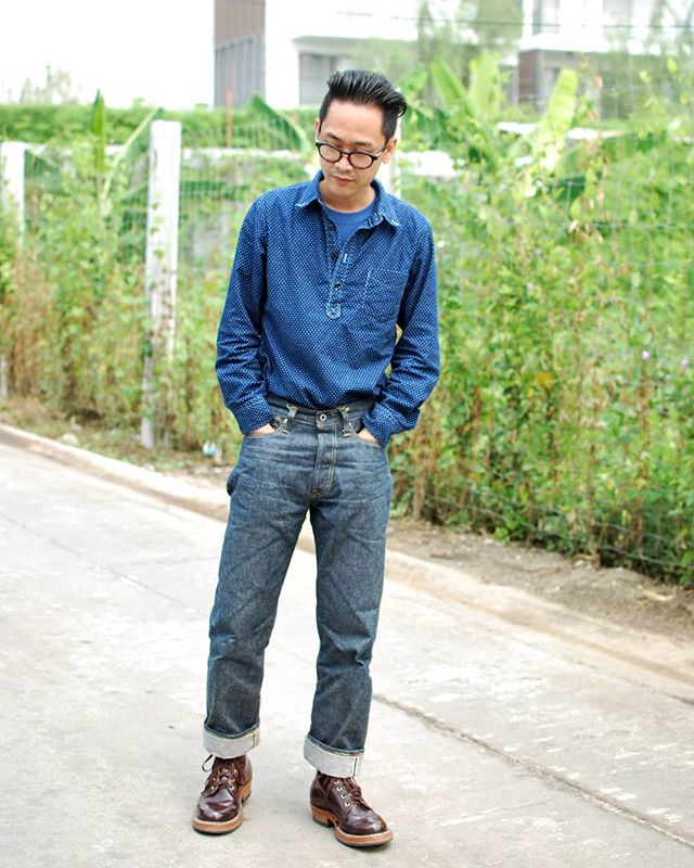 look masculino com bota em couro shell cordovan