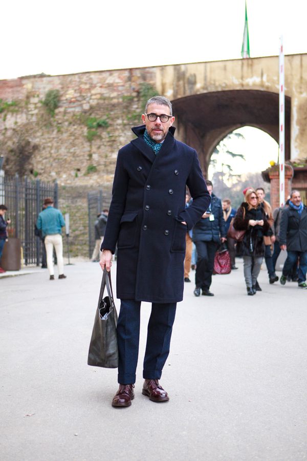 look masculino com sapato em couro shell cordovan