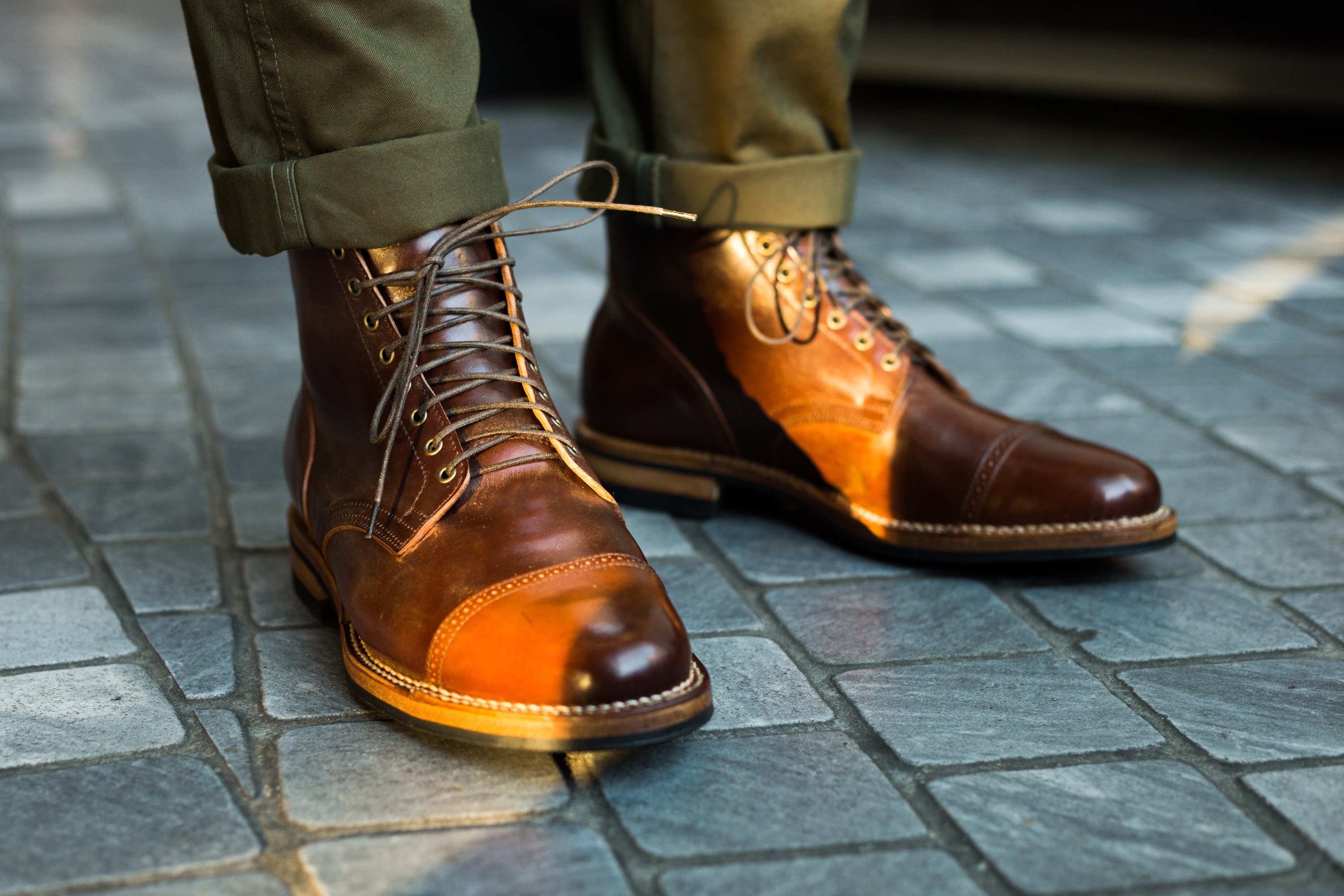 bota brogue em couro shell cordovan