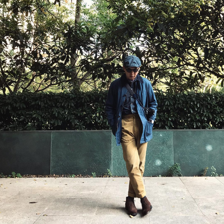 jaqueta azul com chino