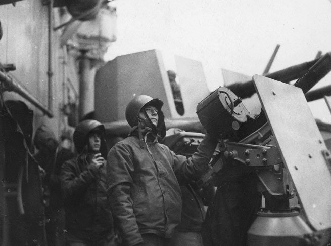 Jaqueta N-1 Deck Jacket na Marinha Americana durante a Segunda Guerra