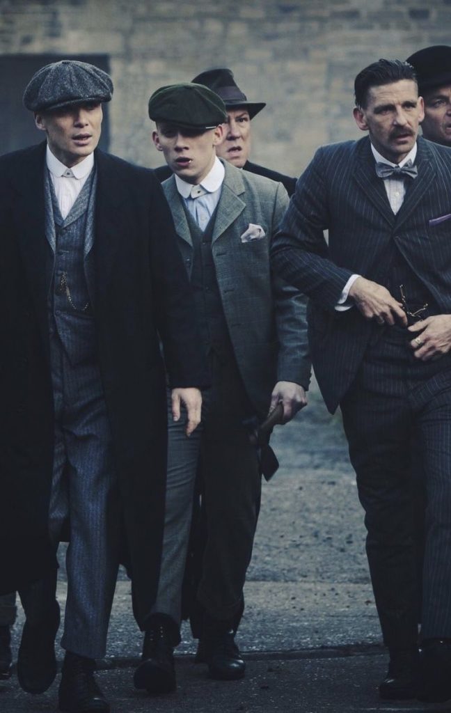 Peaky Blinders – uma aula de alfaiataria para entender as origens das peças  mais clássicas do homem