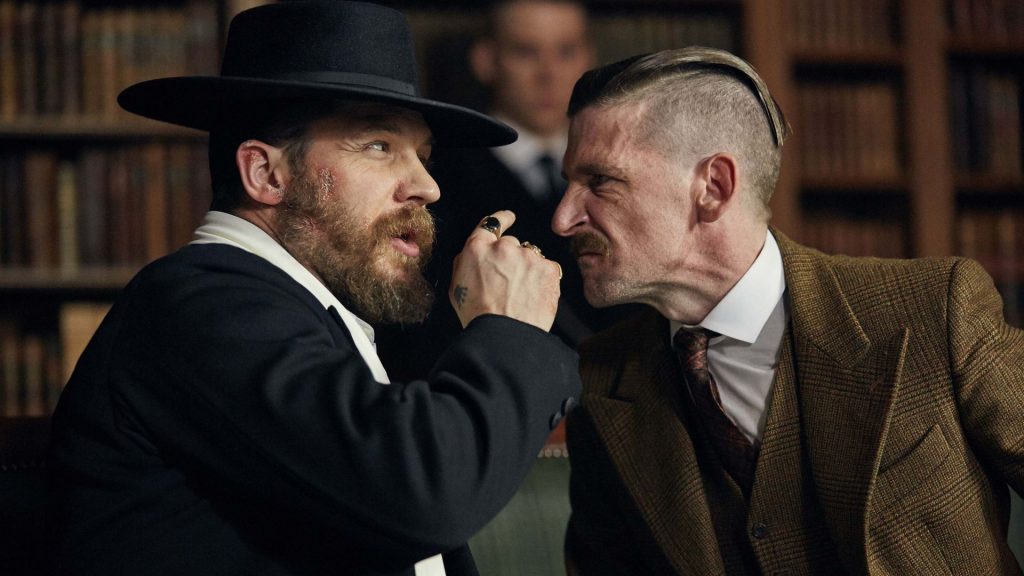 Desvendando o Estilo Masculino em Peaky Blinders, Joias