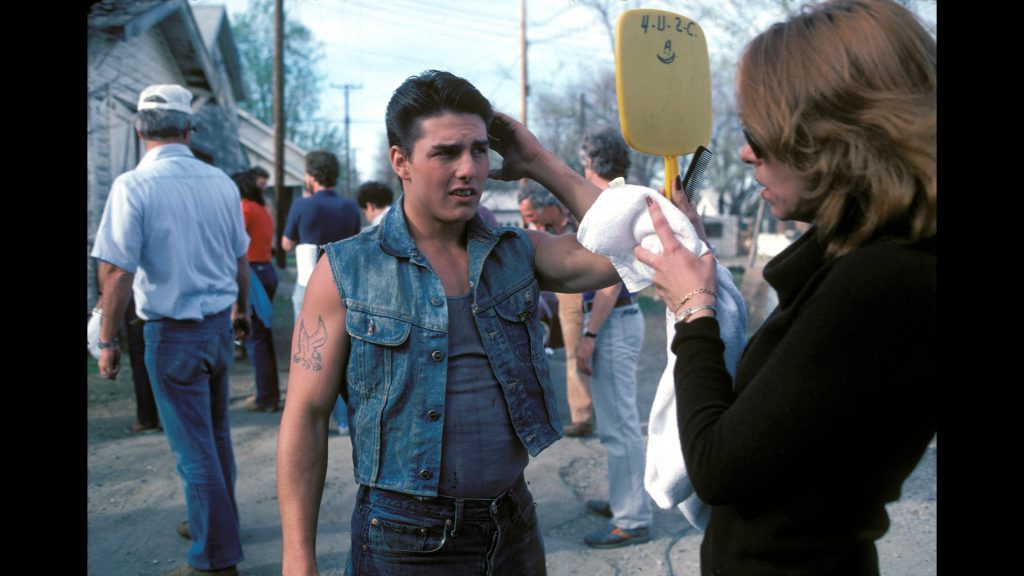 Tom Cruise no set de The Outsiders (Vidas sem Rumo) Tom Cruise no set de The Outsiders (Vidas sem Rumo)