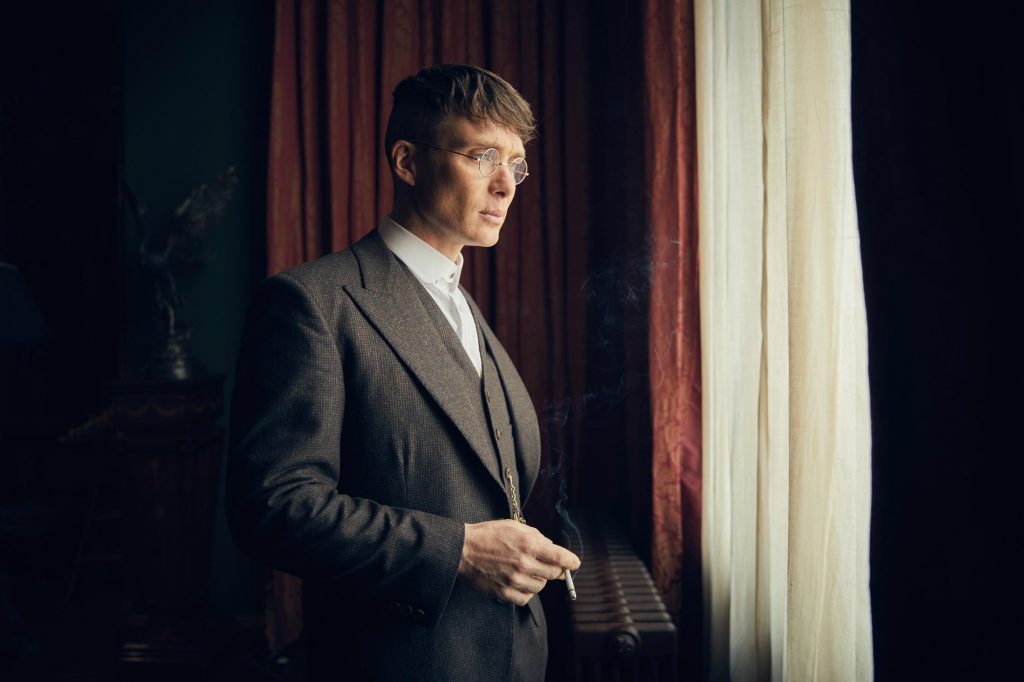 Desvendando o Estilo Masculino em Peaky Blinders, Joias